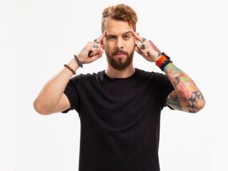 Mágicos Brasileiros Famosos: Uma Viagem pelo Mundo da Magia 4 Felipe Barbieri