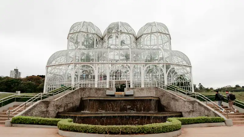 Curitiba: A Capital Ecológica do Brasil e Seus Segredos Sustentáveis