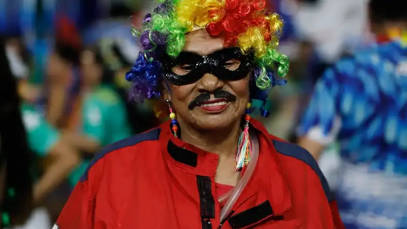 Folias, Danças e Fé: Um Mergulho nas Festas Brasileiras Além do Carnaval