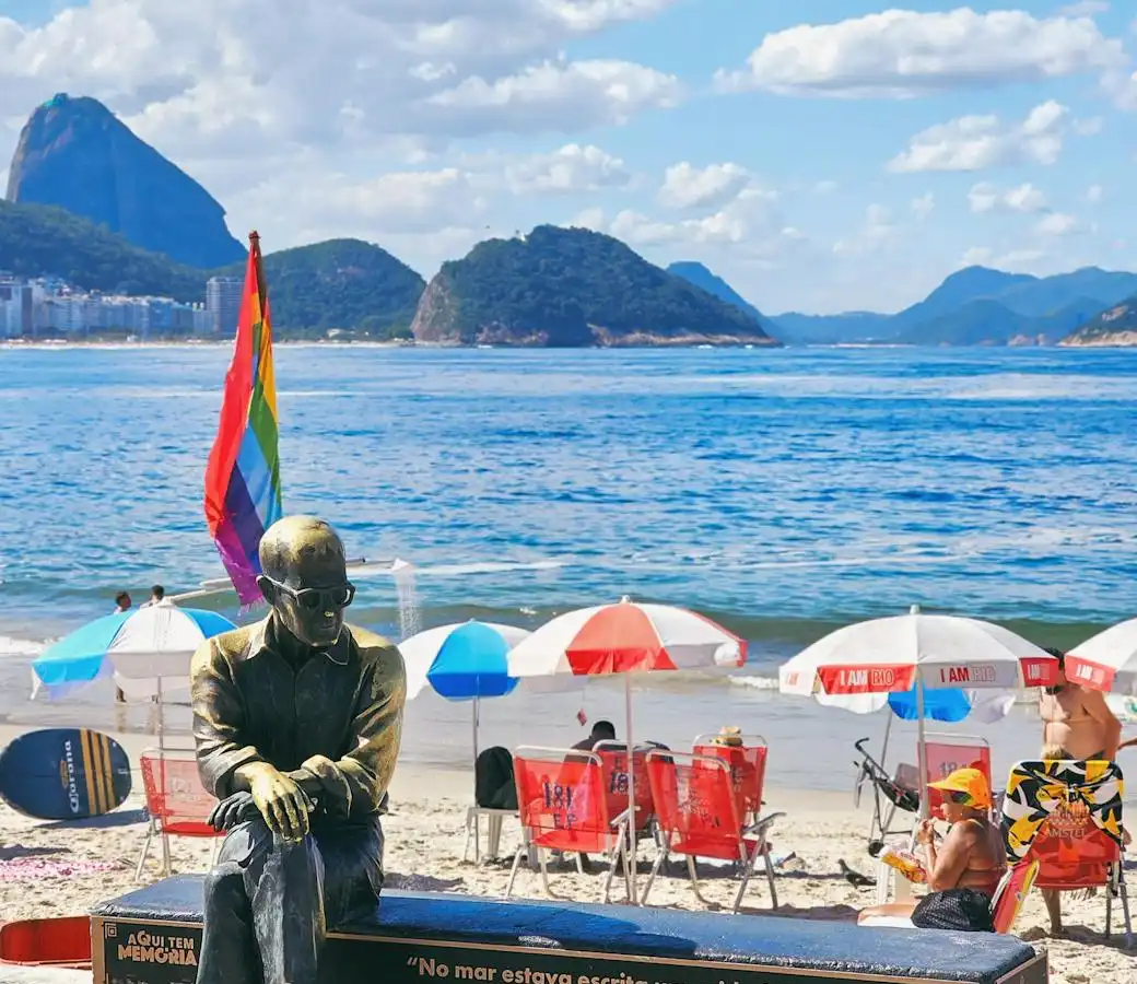 Gírias Cariocas 2026: Do 'Maneiro' ao 'Caô' e o Rio na Ponta da Língua