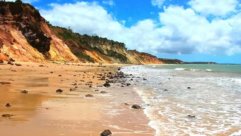 Guia Completo: As Praias do Nordeste que Você Precisa Conhecer (e Sentir)