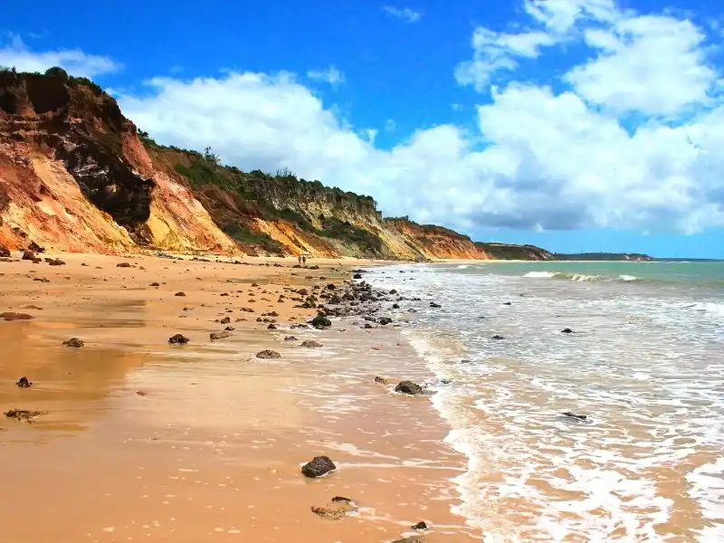 Guia Completo: As Praias do Nordeste que Você Precisa Conhecer (e Sentir)