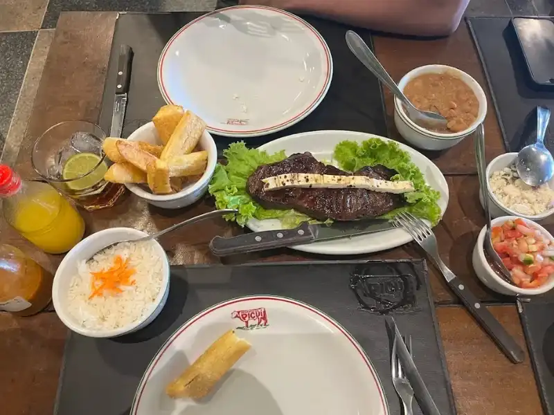 Onde Comer em João Pessoa: O Guia Definitivo da Culinária Paraibana (Com Achados Locais e Experiências Autênticas)