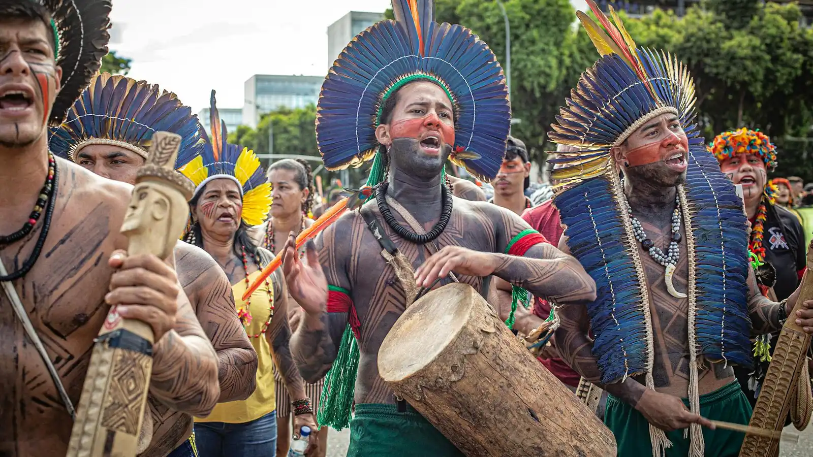 Celebrações Vibrantes: Produtos e Tradições das Festas Populares Brasileiras