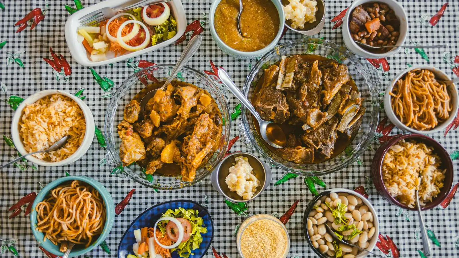 Sabores do Cerrado: Uma Viagem Aromática pela Culinária Goiana