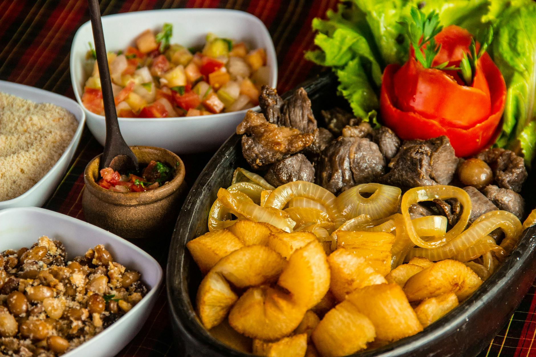 Guia definitivo da culinária mineira: pratos típicos, receitas e onde comer em Minas Gerais
