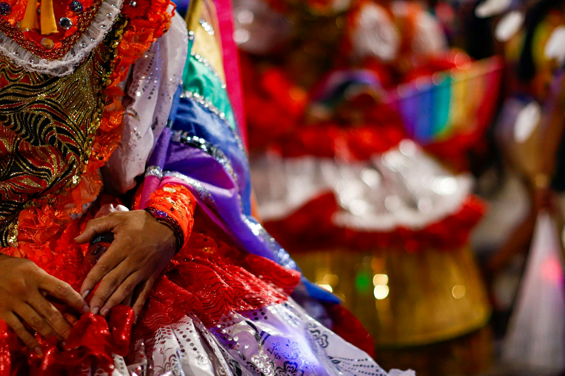 Do Bumba Meu Boi ao Carnaval: Um Mergulho nas Festas Populares Brasileiras e Suas Origens