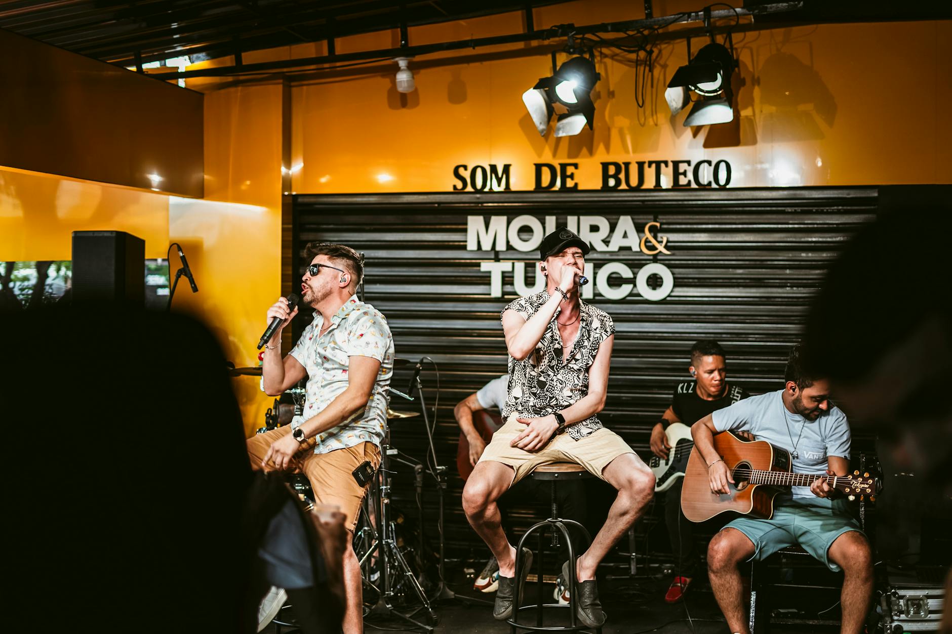 Vozes de Minas: Um Mergulho na História e no Talento dos Cantores Mineiros