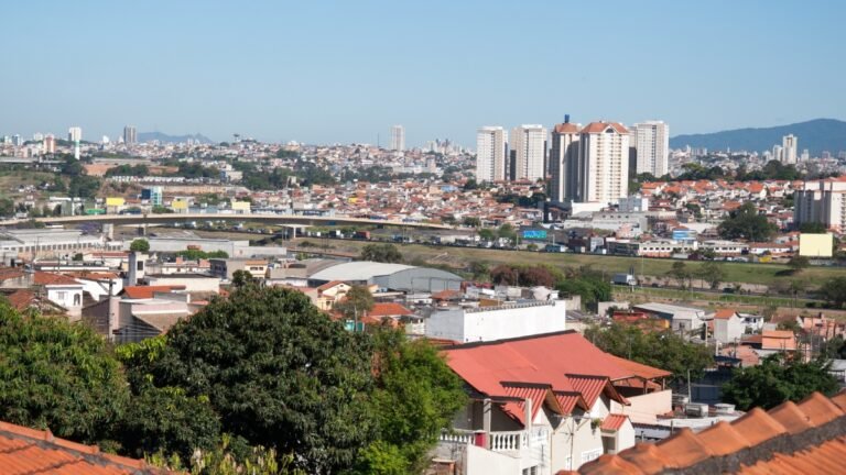 Guarulhos, a Gigante sem Mar
