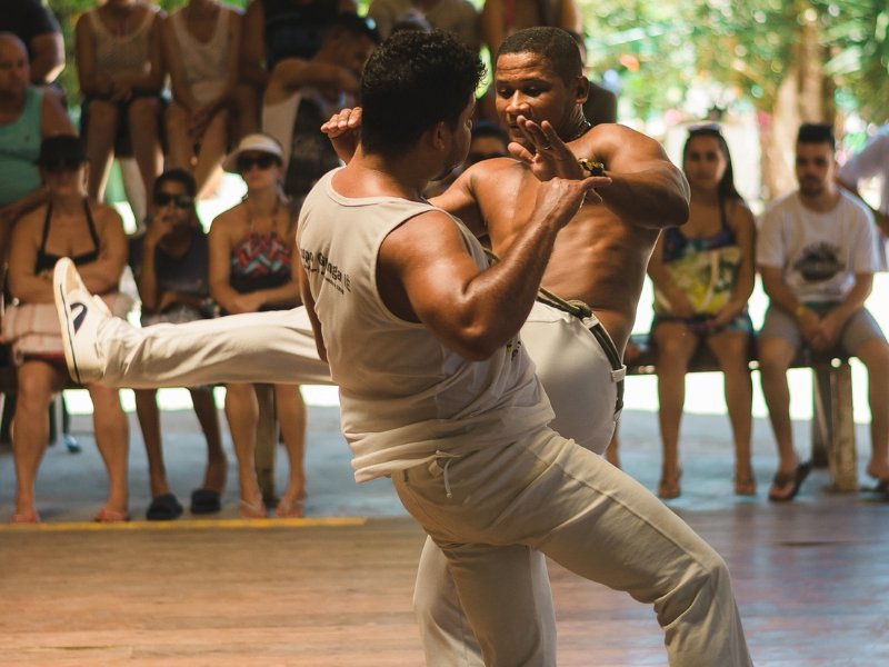 História da Capoeira: Da Luta de Resistência ao Patrimônio Mundial 7 História da Capoeira